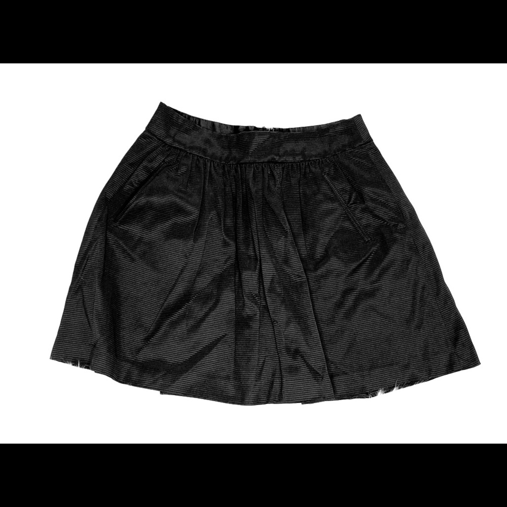Black skirt with POCKETS